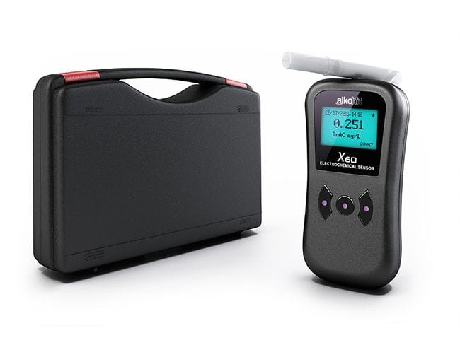 solidny-alkomat-alkohit-x60-bezustnikowy-walizka-plastikowa-gw-6-lat-479-large-6.jpg